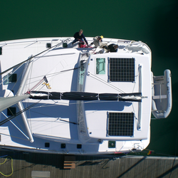 Autarke Solaranlage für Boote, Schiffe, Katamarane, Yachten usw.